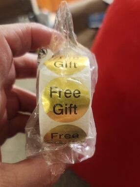 Gold "Free Gift" Sticker Roll